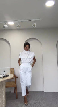 Nicole – Blouse modelante pour épaules et taille avec ceinture