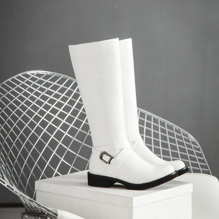 Adele – Bottes plates jusqu'au genou en cuir vegan avec boucle