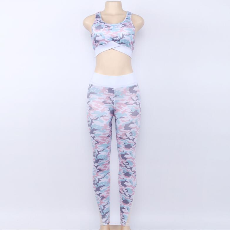 Deborah – Ensemble de sport camouflage avec soutien-gorge en mesh et leggings