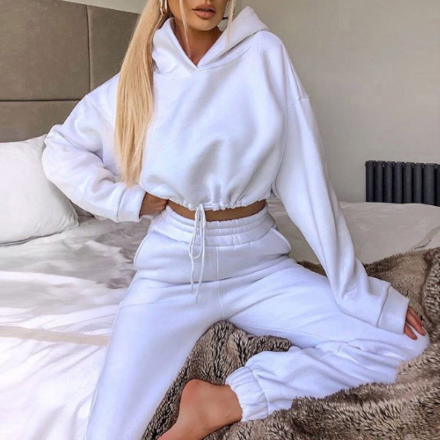 Holly – Ensemble de jogging deux pièces avec hoodie sexy et manches longues