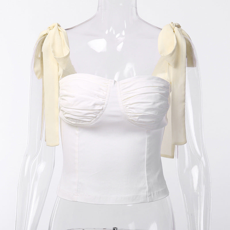 Amelia – T-shirt Femme Ajusté avec Design Bandage
