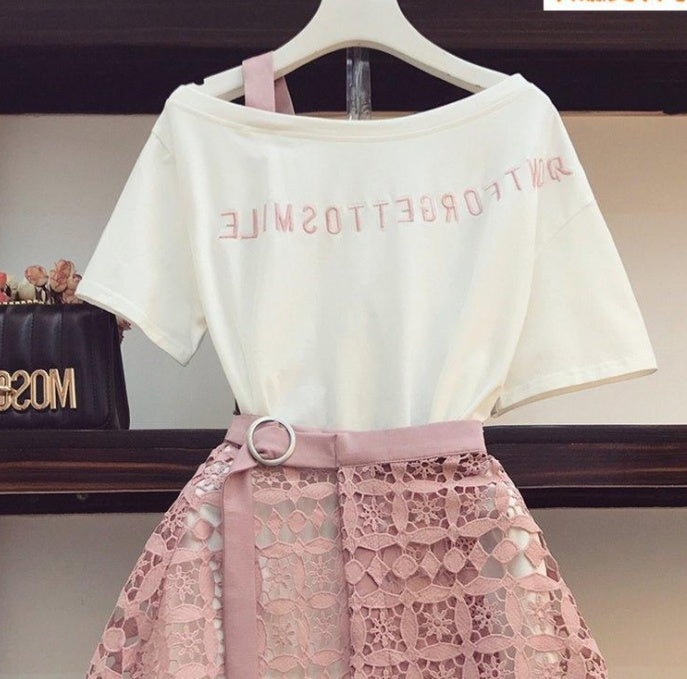 Anna – Jupe en Dentelle avec Ourlet Ajourné et Long T-Shirt