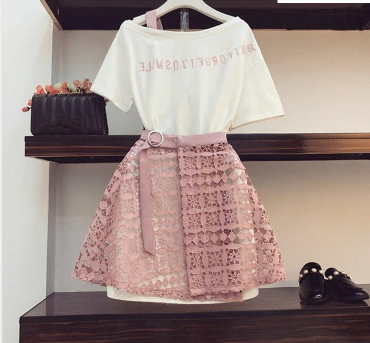 Anna – Jupe en Dentelle avec Ourlet Ajourné et Long T-Shirt