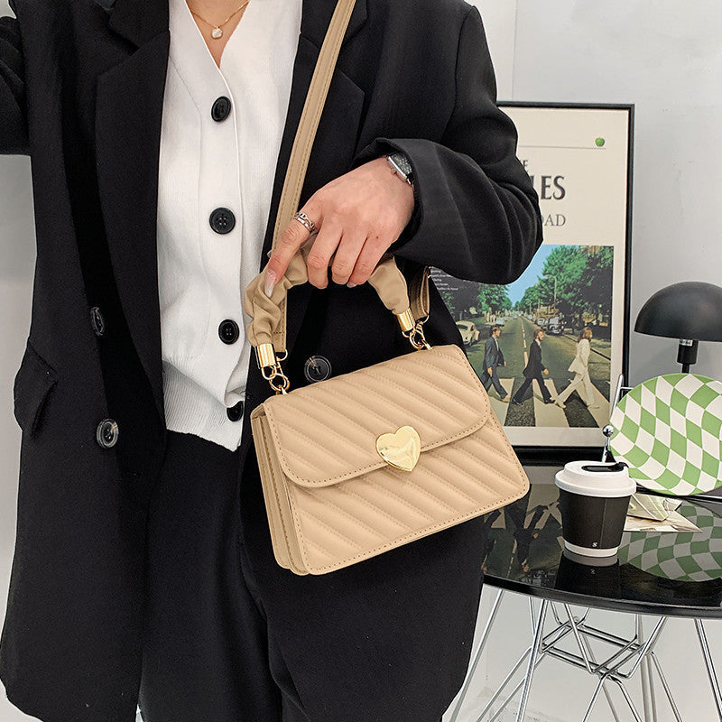 Gabrielle – Sac à bandoulière tendance avec chaîne et design métallique