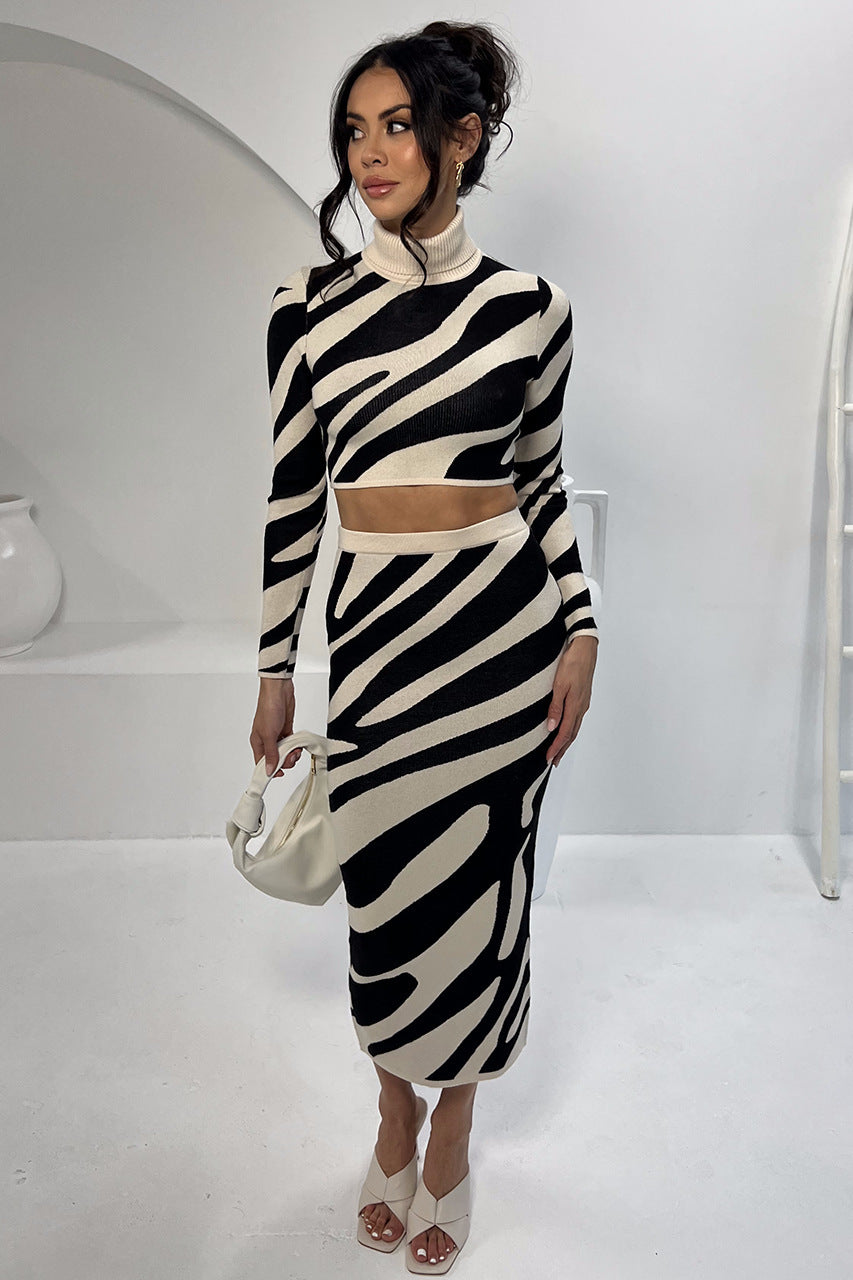 Andrea – Costume Tricoté Rayé Étroite