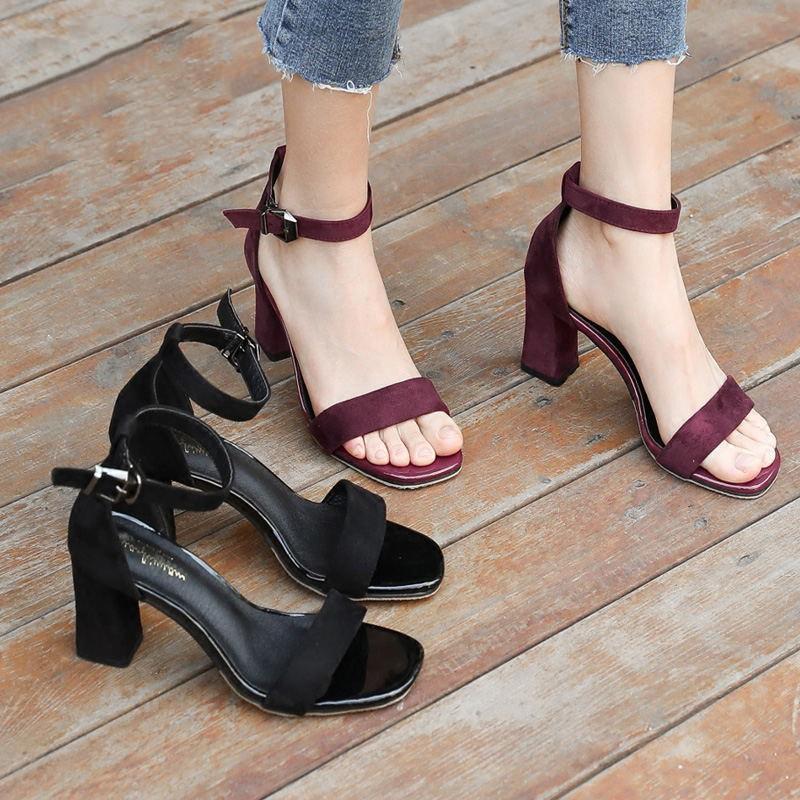 Jane – Talons Hauts Romains avec Boucle