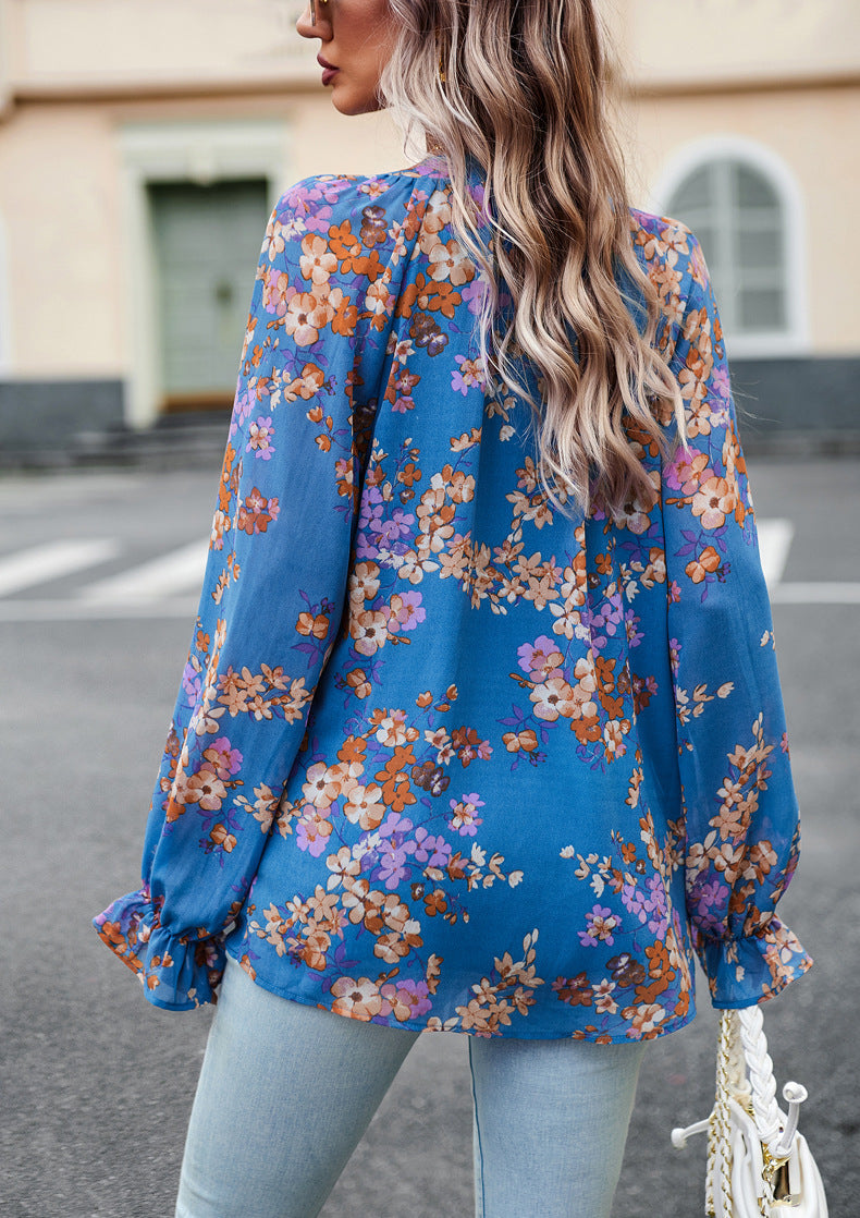 Adele – Blouse fleurie élégante avec col en V