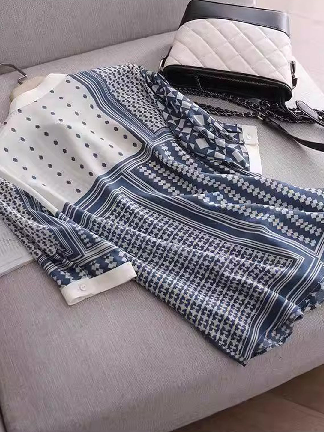 Sarah – Chemise Rayée Rétro à Carreaux