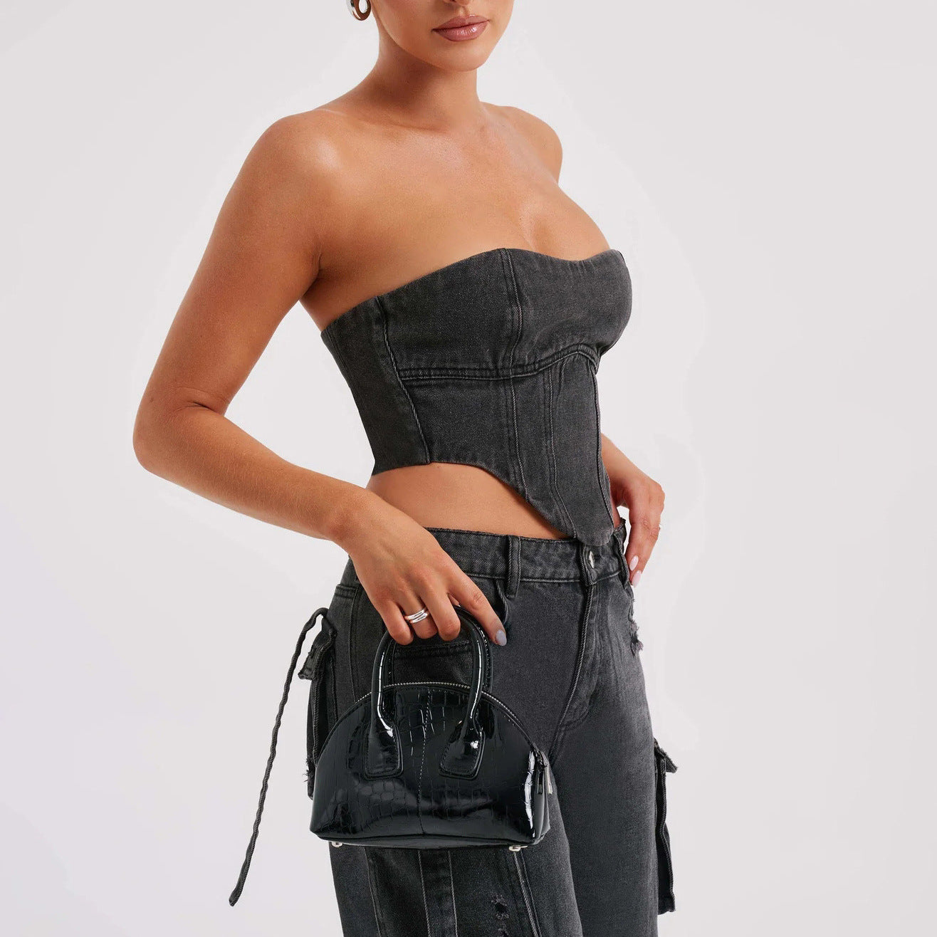 Sarah – Pantalon en denim taille basse avec coutures décoratives