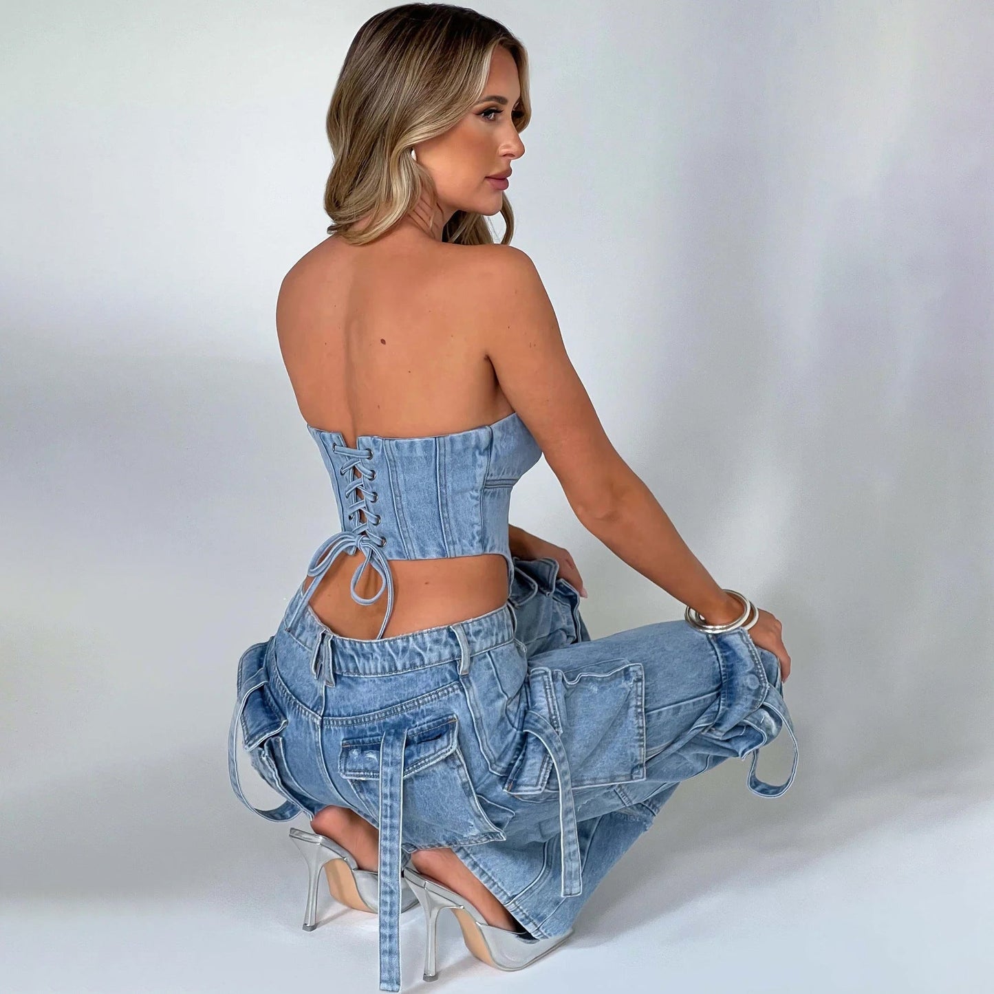 Sarah – Pantalon en denim taille basse avec coutures décoratives