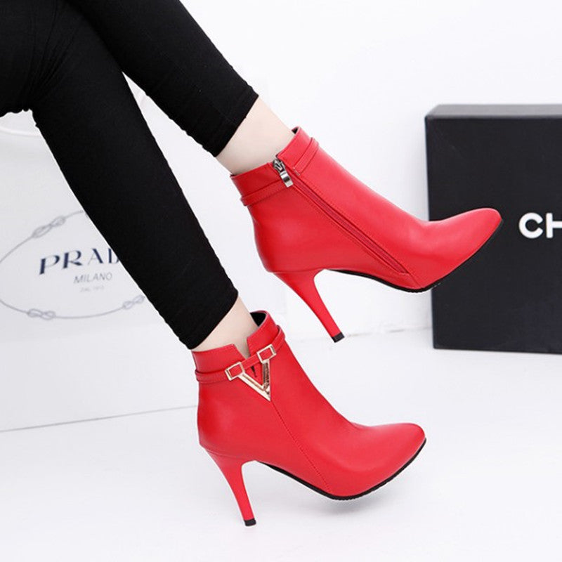 Anne – Bottes à Talons Hauts et Forme en V