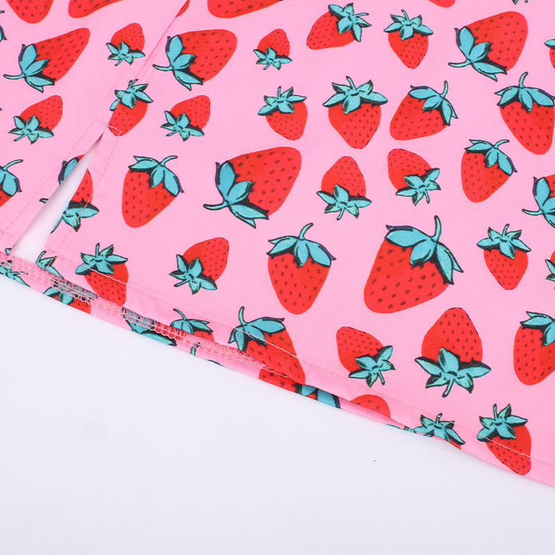 Harriet – Mini-jupe trapèze à imprimé cerise avec taille haute et fente