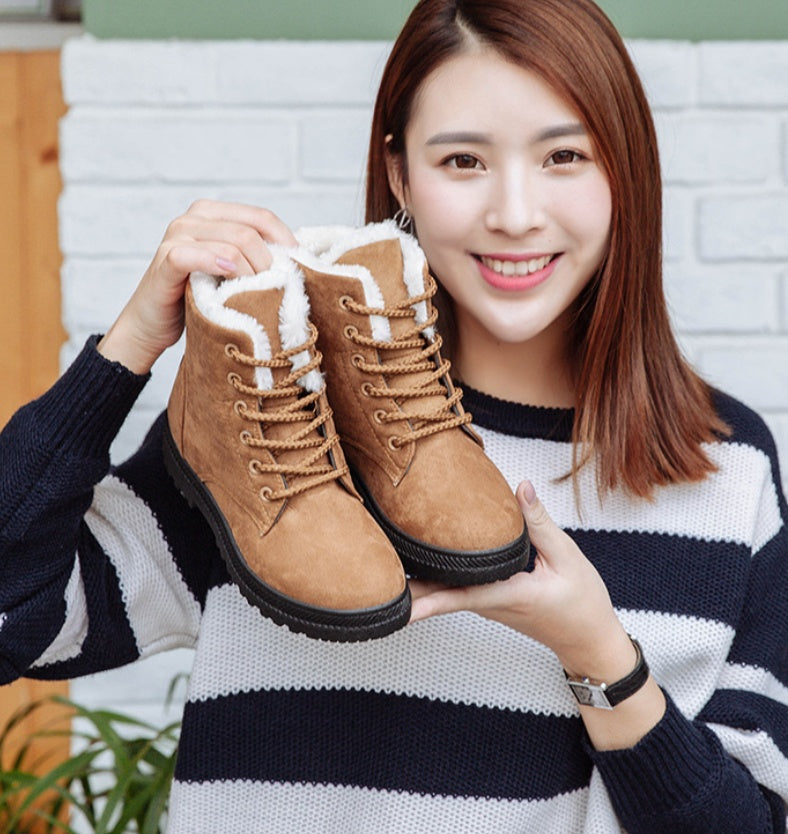 Julie – Bottes d'hiver plates pour femmes en grandes tailles en peluche vegan