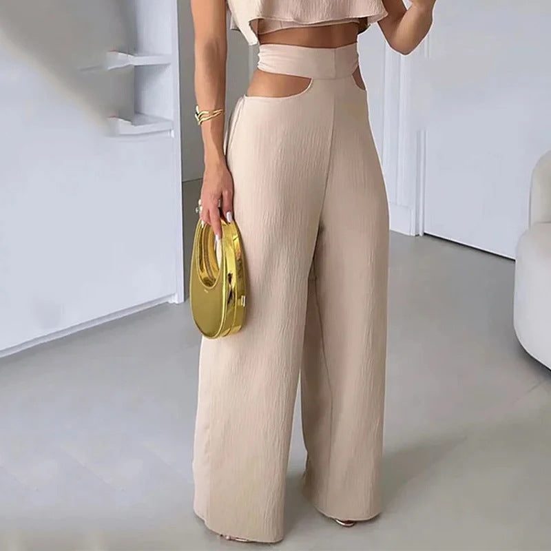 Jessica – Costume élégant pour femme avec design ajouré