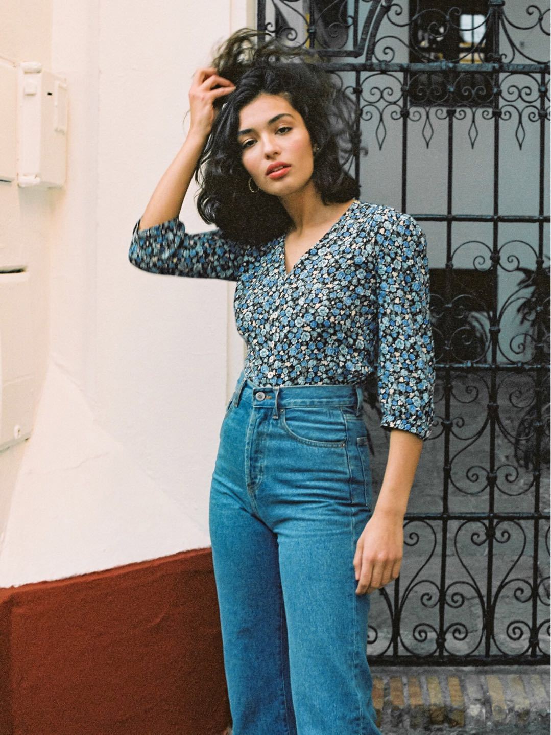 Natalie – Blouse à Manches Courtes avec Boutons et Motif Floral