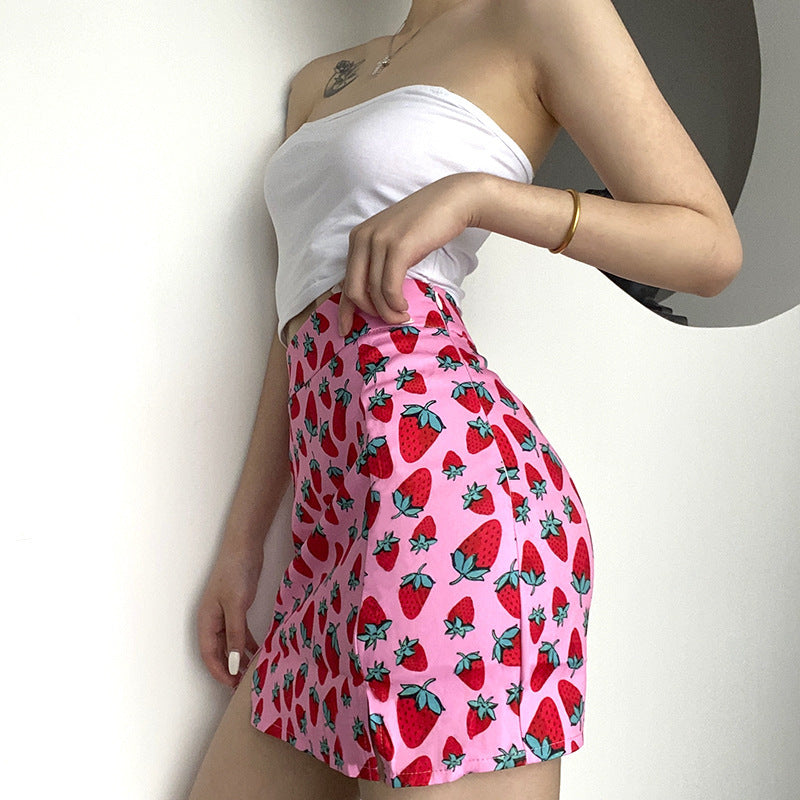 Harriet – Mini-jupe trapèze à imprimé cerise avec taille haute et fente