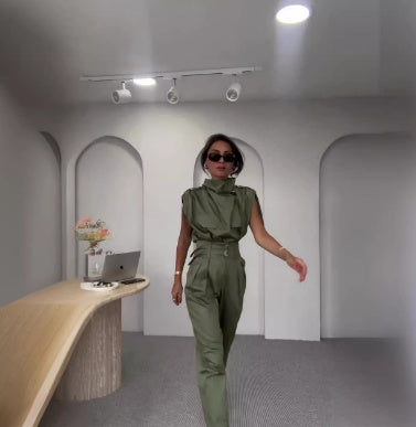 Nicole – Blouse modelante pour épaules et taille avec ceinture
