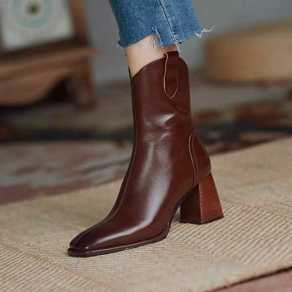 Amy – Bottines à Talons Hauts avec Bout Carré