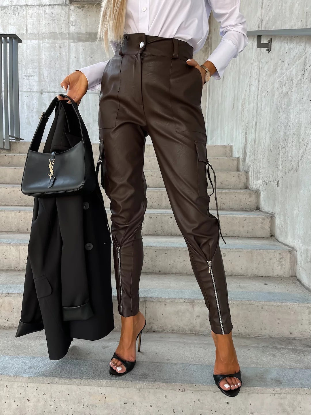 Denise – Pantalon Slim Fit pour Femme en Cuir Vegan avec Poches
