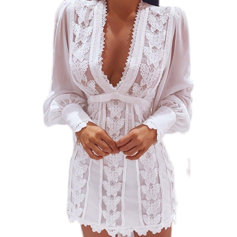 Katie – Élégante Robe en Dentelle avec Profond Décolleté en V et Manches Bouffantes Longues