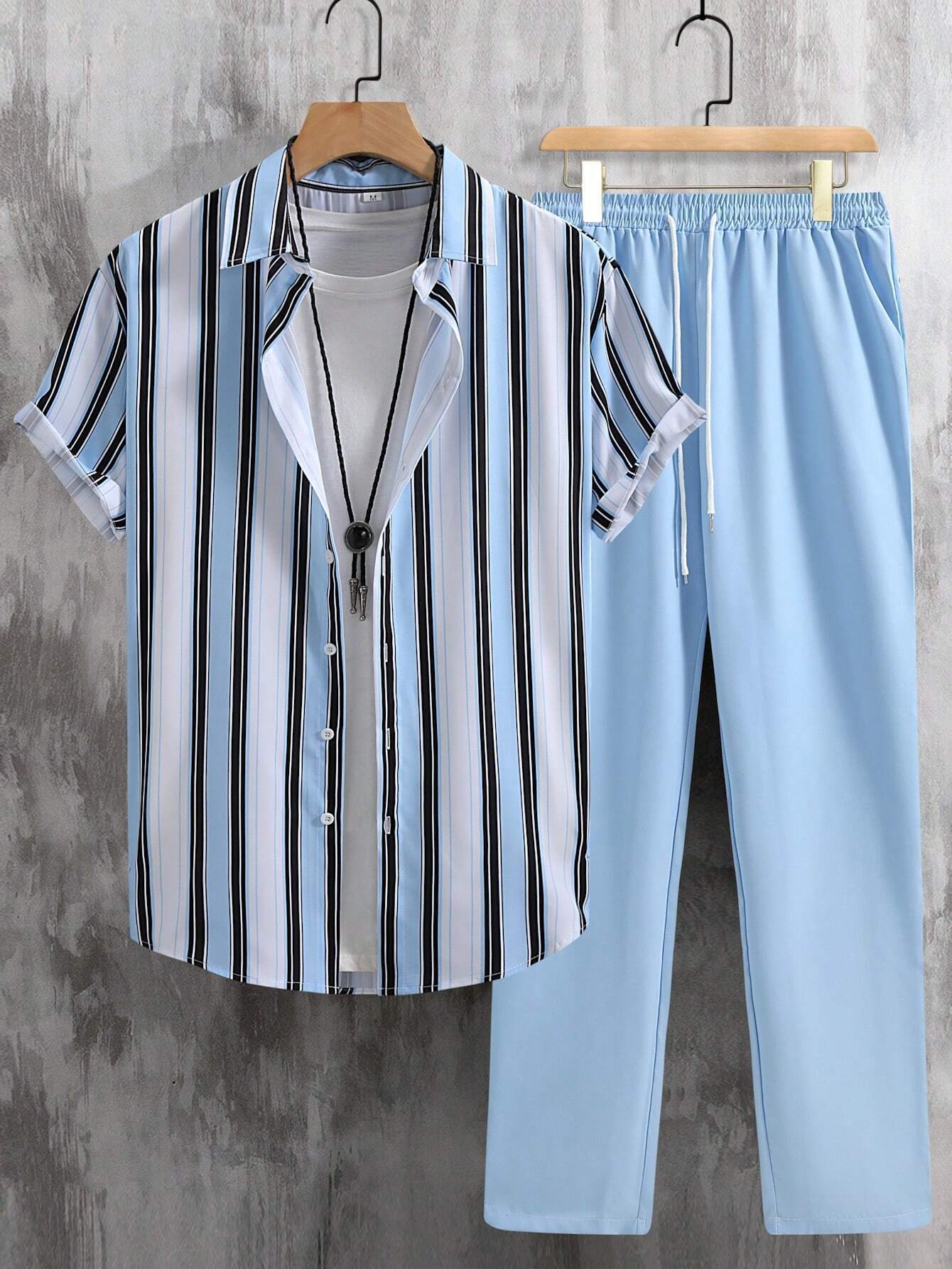 Anton – Costume Chemise à Rayures Décontracté et Stylé