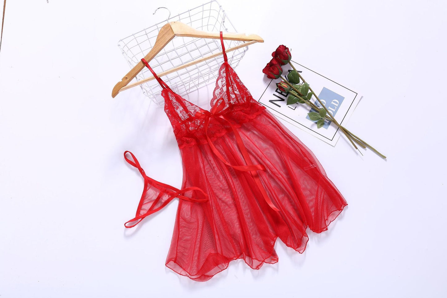 Kim – Robe de Nuit Séduisante avec Fente Frontale