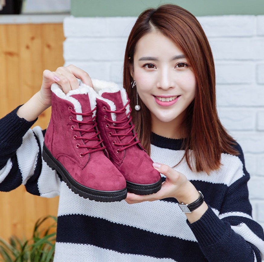 Julie – Bottes d'hiver plates pour femmes en grandes tailles en peluche vegan