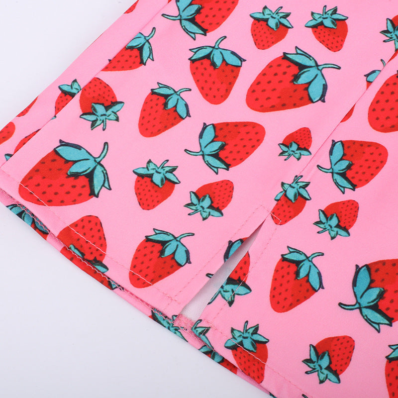 Harriet – Mini-jupe trapèze à imprimé cerise avec taille haute et fente