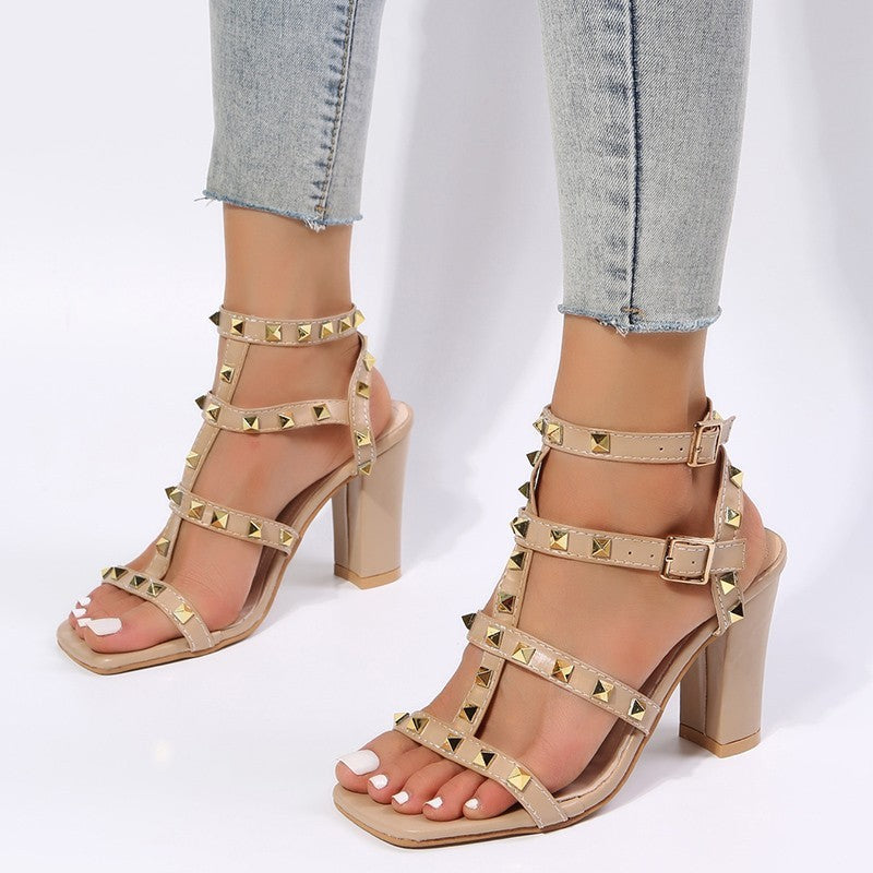 Lynda – Sandales avec Clous et Boucle, Orteils Carrés, Talons Hauts