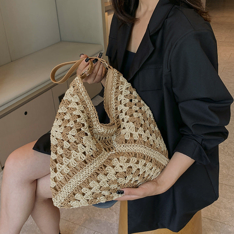 Jessie – Sac en paille fait main avec couleur contrastée ajourée