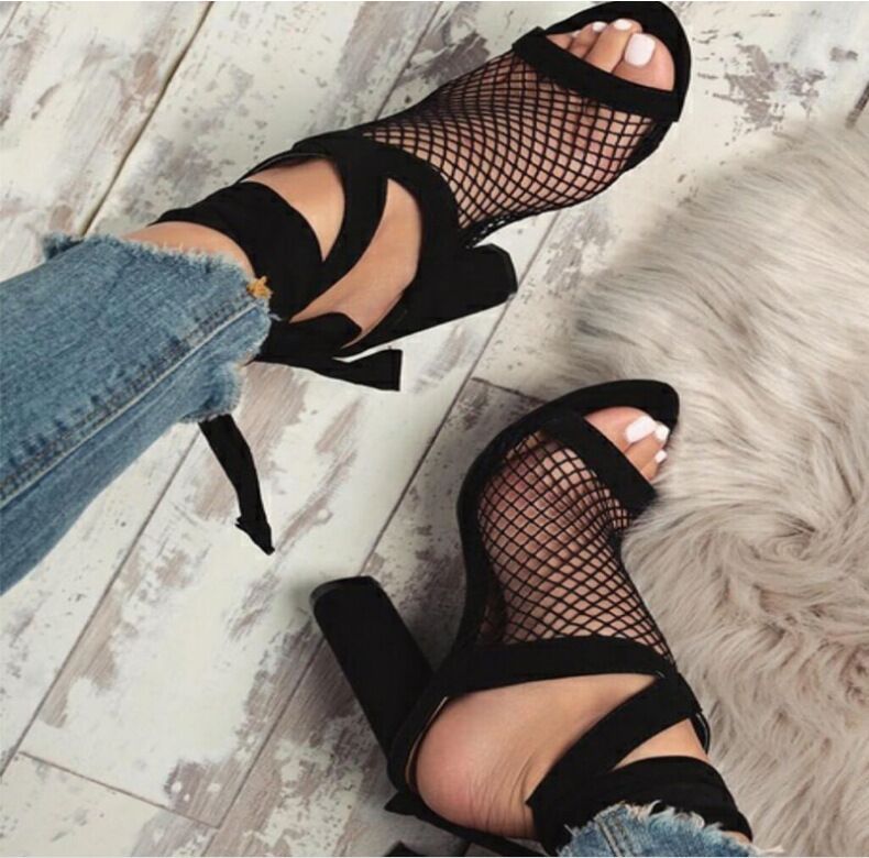Natalie – Sandales à talons croisés en suédine