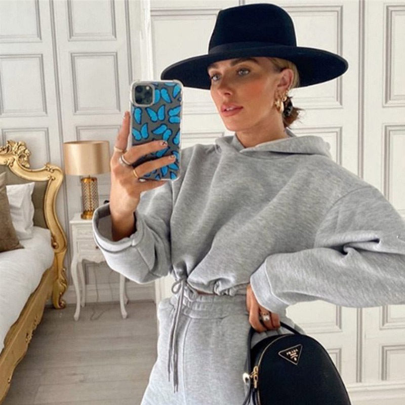 Holly – Ensemble de jogging deux pièces avec hoodie sexy et manches longues