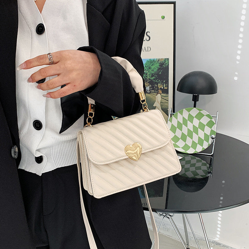 Gabrielle – Sac à bandoulière tendance avec chaîne et design métallique