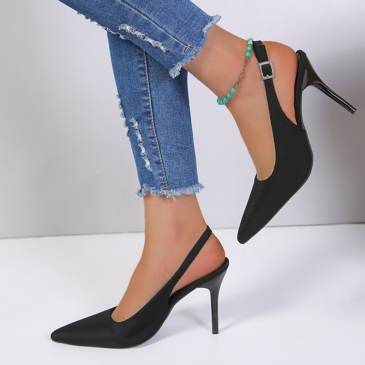 Lily – Sandales à Bout Pointu avec Boucle et Talon Aiguille