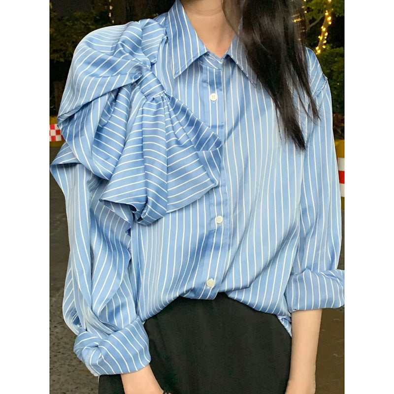 Jessica – Blouse Rayée avec Nœud
