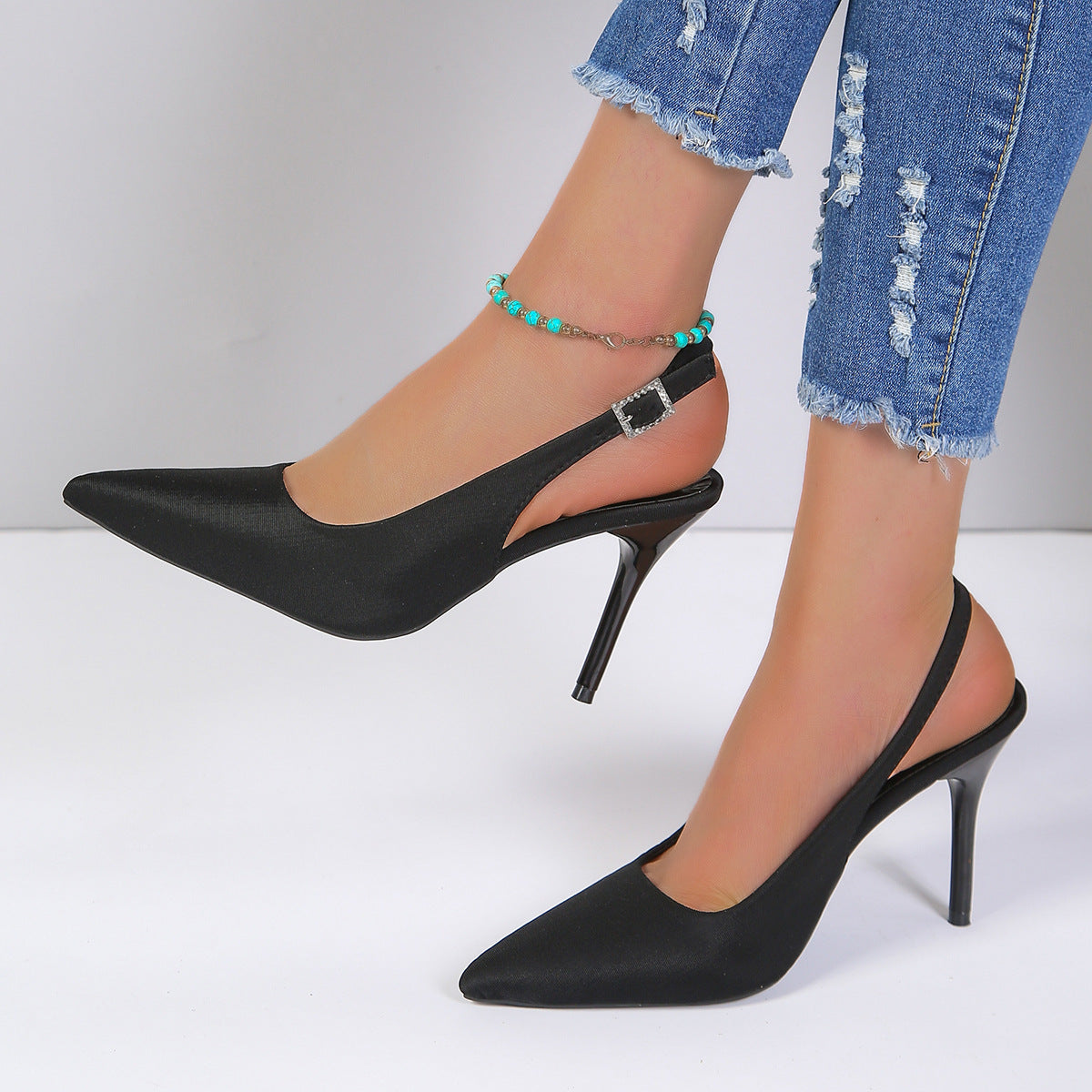 Lily – Sandales à Bout Pointu avec Boucle et Talon Aiguille
