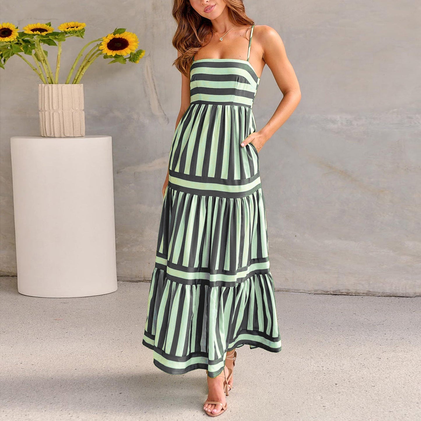 Andrea – Robe longue rayée avec bretelles et poches pour les vacances à la plage