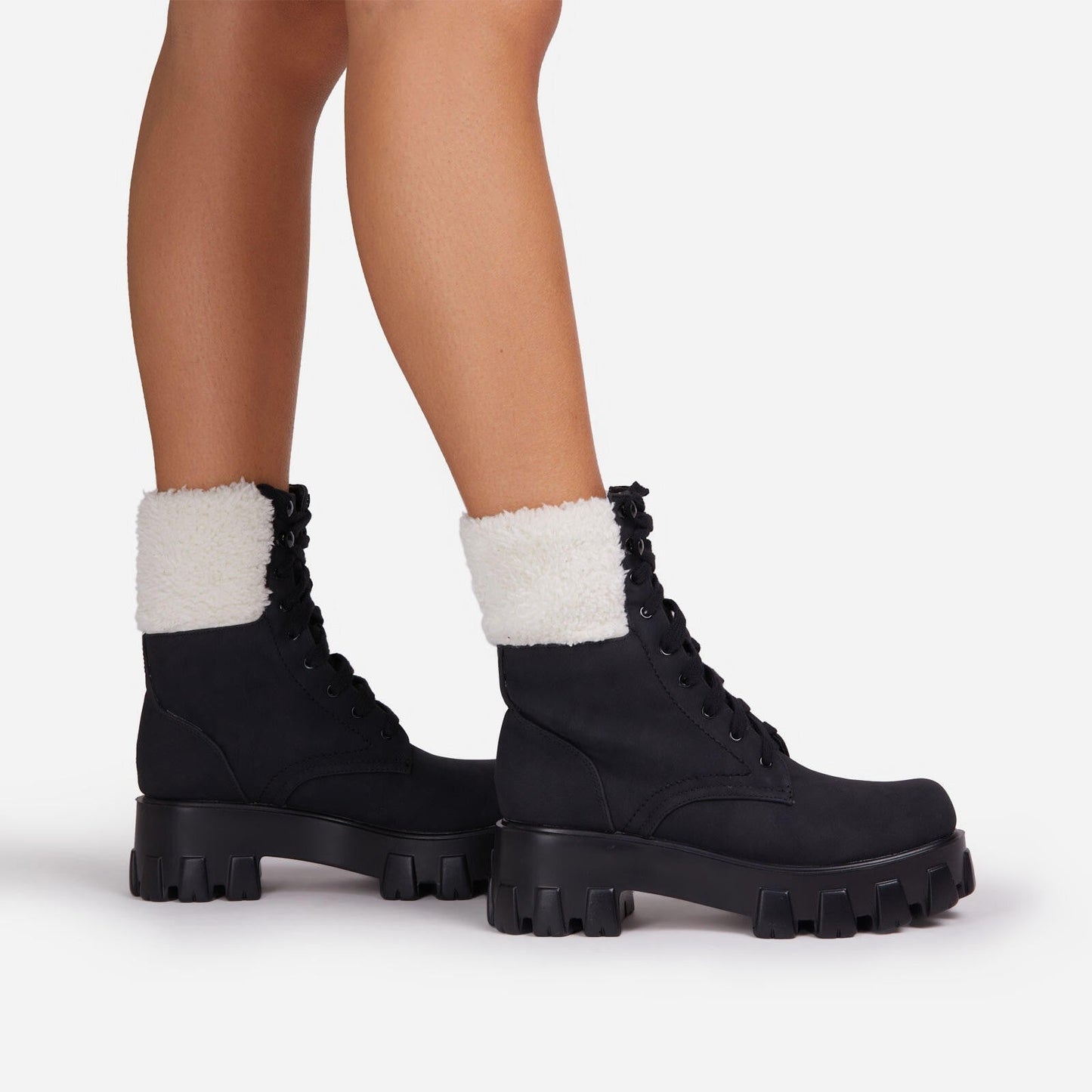 Laura – Bottines à lacets en cuir vegan pour femme