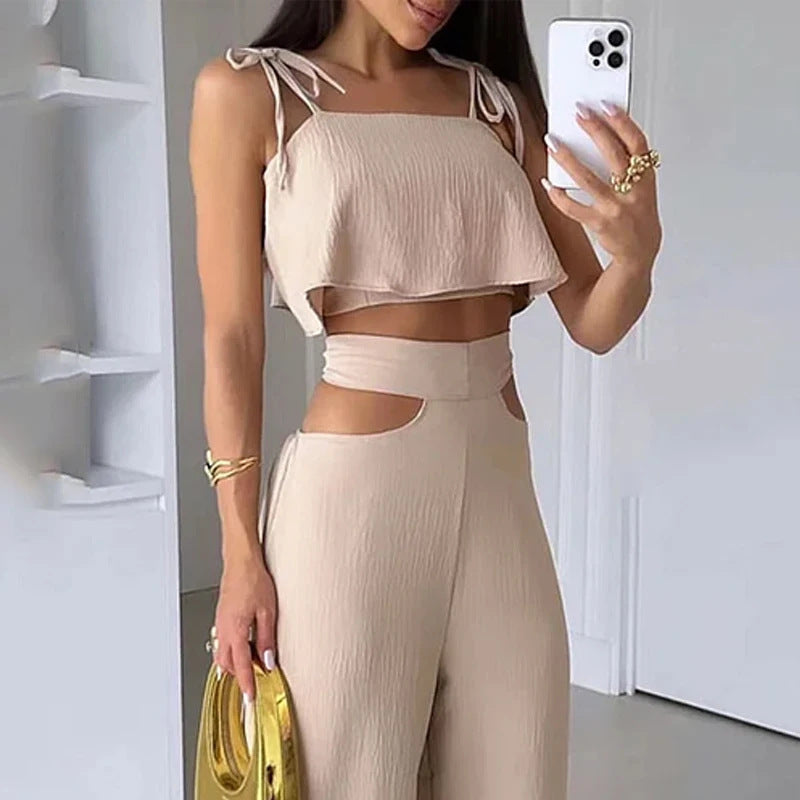 Jessica – Costume élégant pour femme avec design ajouré