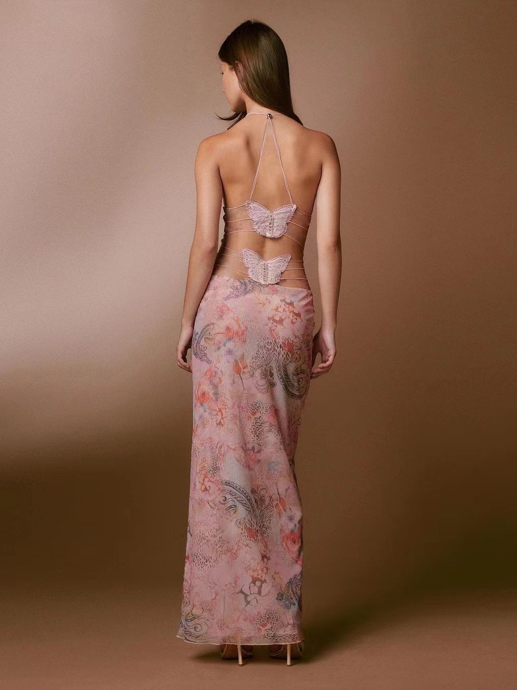 Joy – Robe Sexy Ajustée avec Imprimé Floral et Bretelles Spaghetti