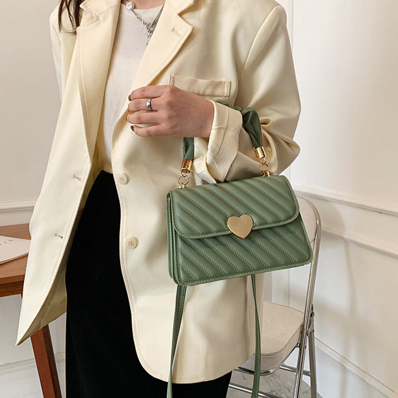 Gabrielle – Sac à bandoulière tendance avec chaîne et design métallique