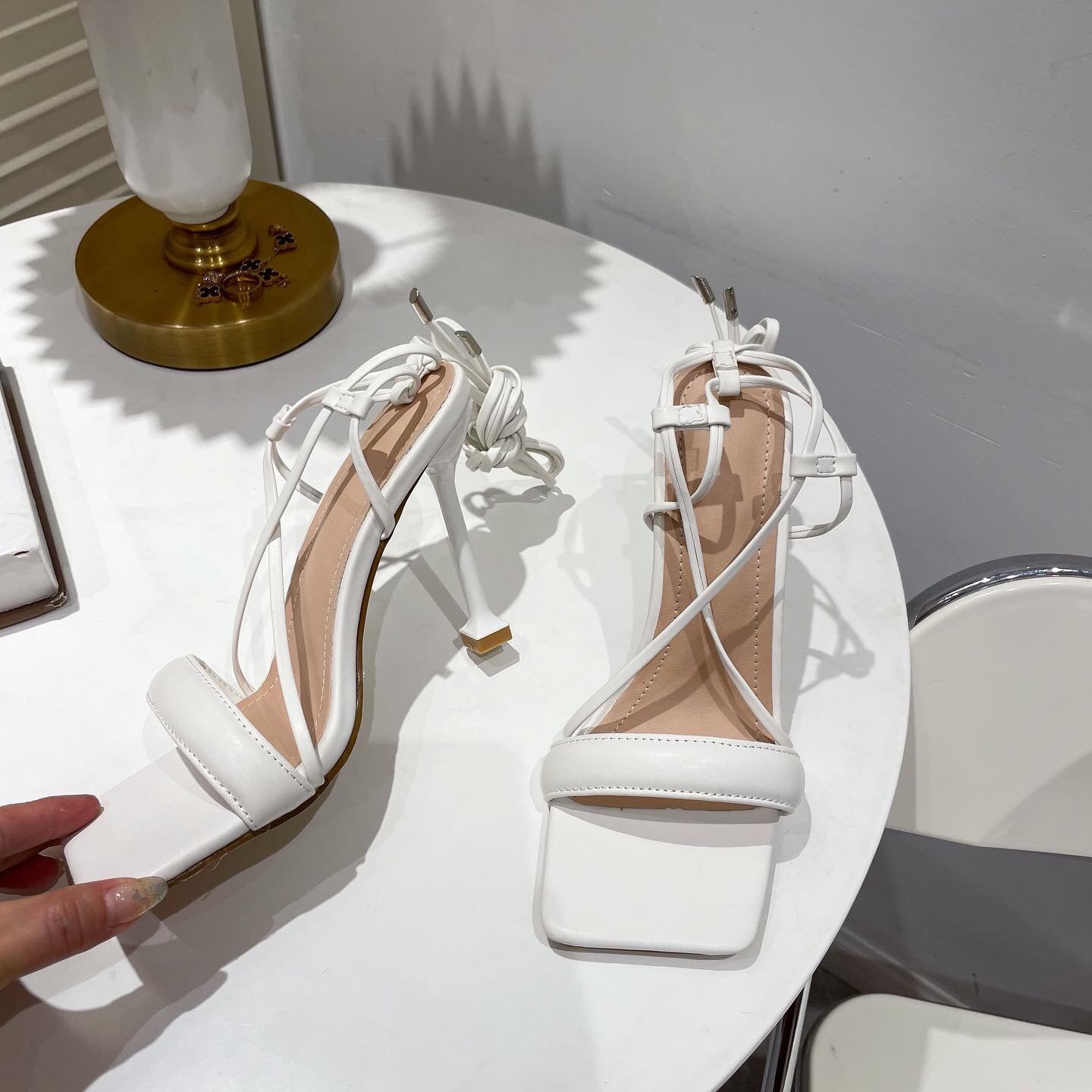 Marion – Sandales à Brides Découpées en Stiletto