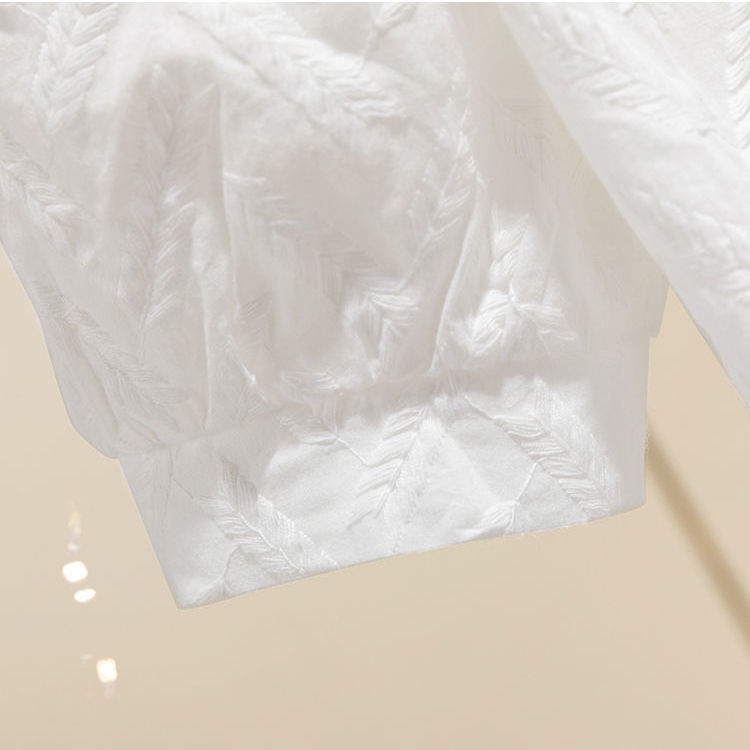 Nicola – Blouse en coton avec manches bouffantes et broderie