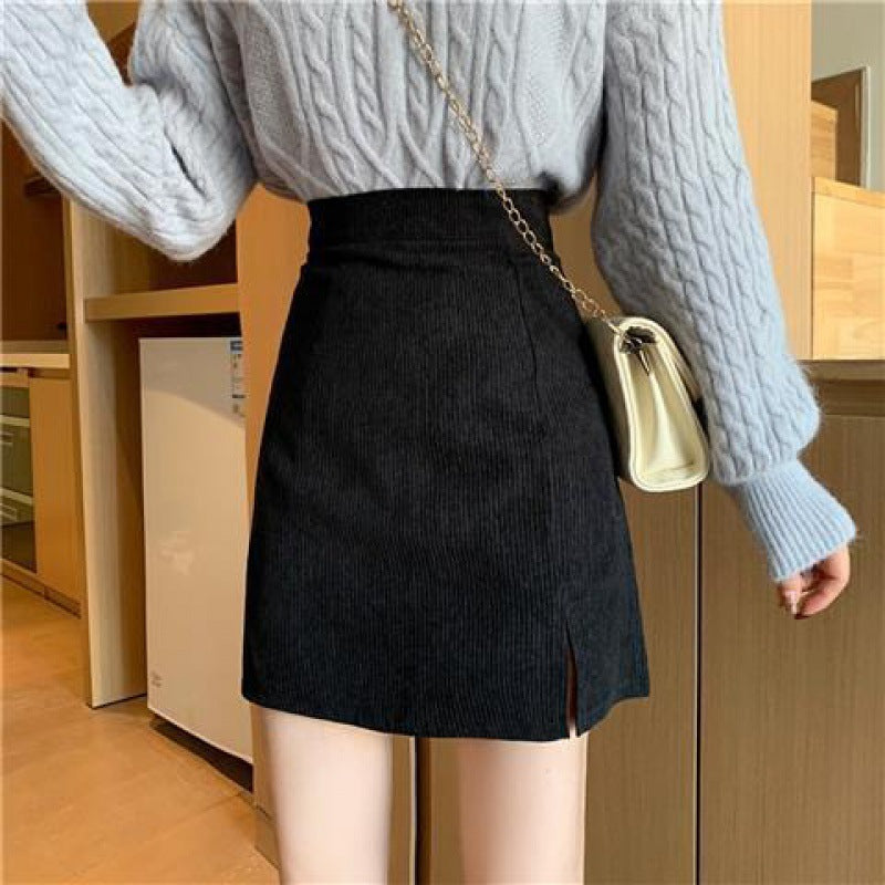 Clara – Mini-jupe trapèze rétro en velours côtelé avec taille haute