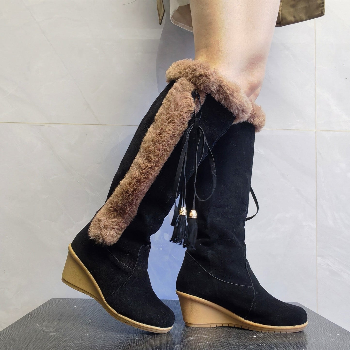 Betty – Bottes Compensées en Peluche pour Femmes
