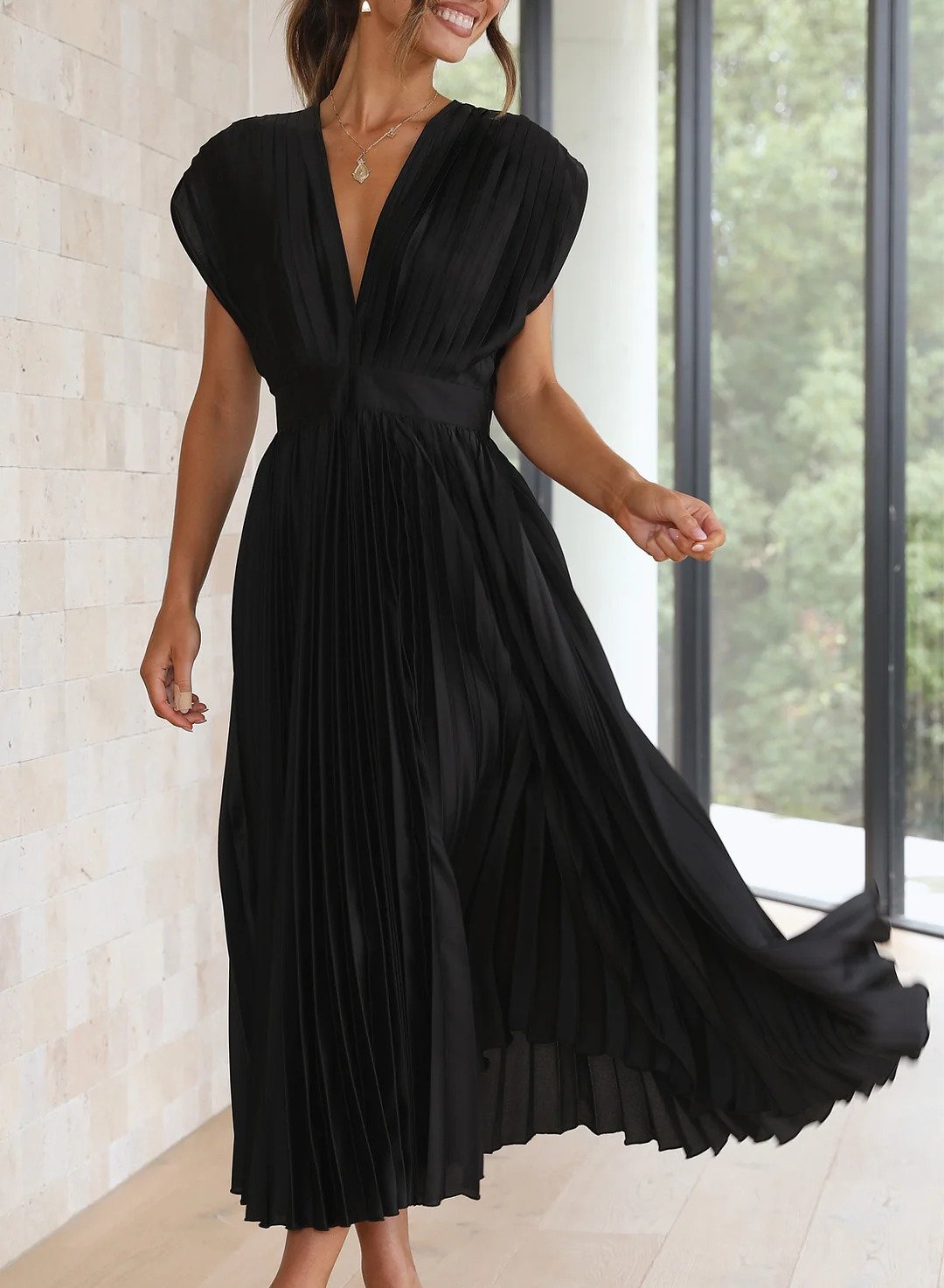 Anna – Robe Plissée avec Col en V