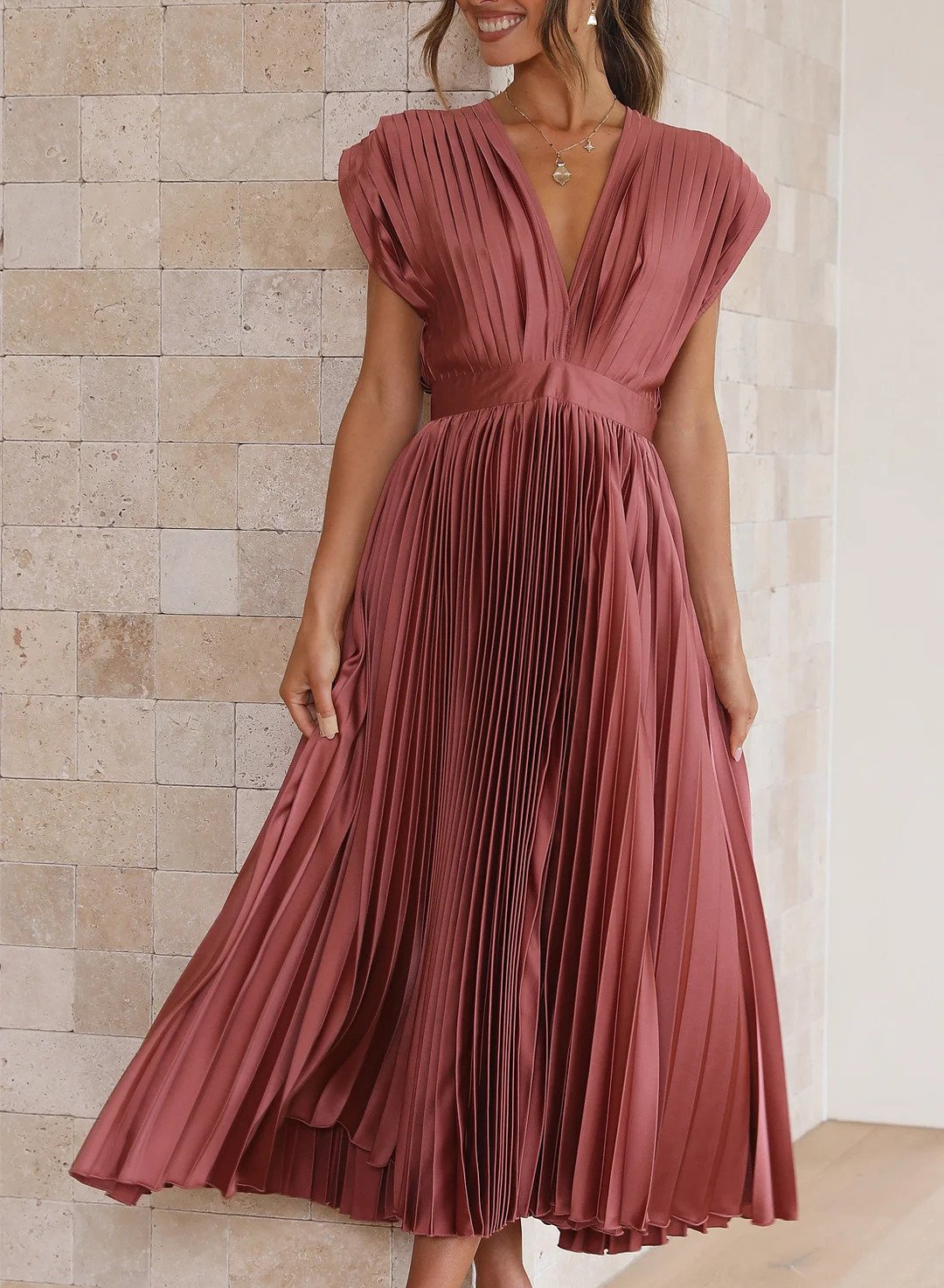 Anna – Robe Plissée avec Col en V