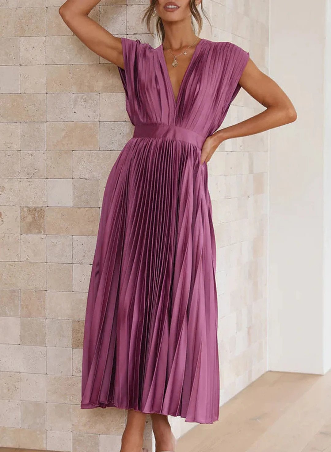 Anna – Robe Plissée avec Col en V