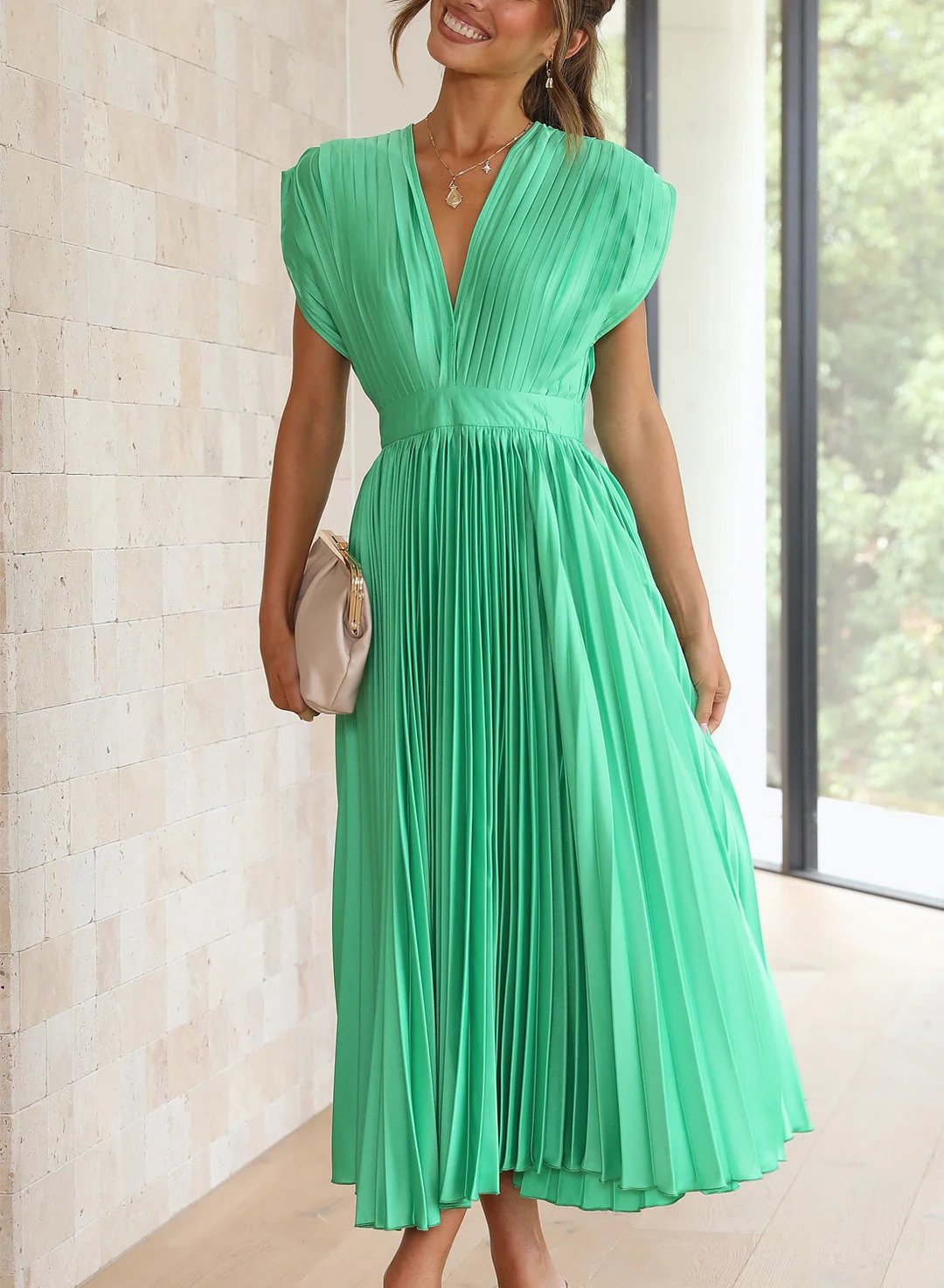 Anna – Robe Plissée avec Col en V