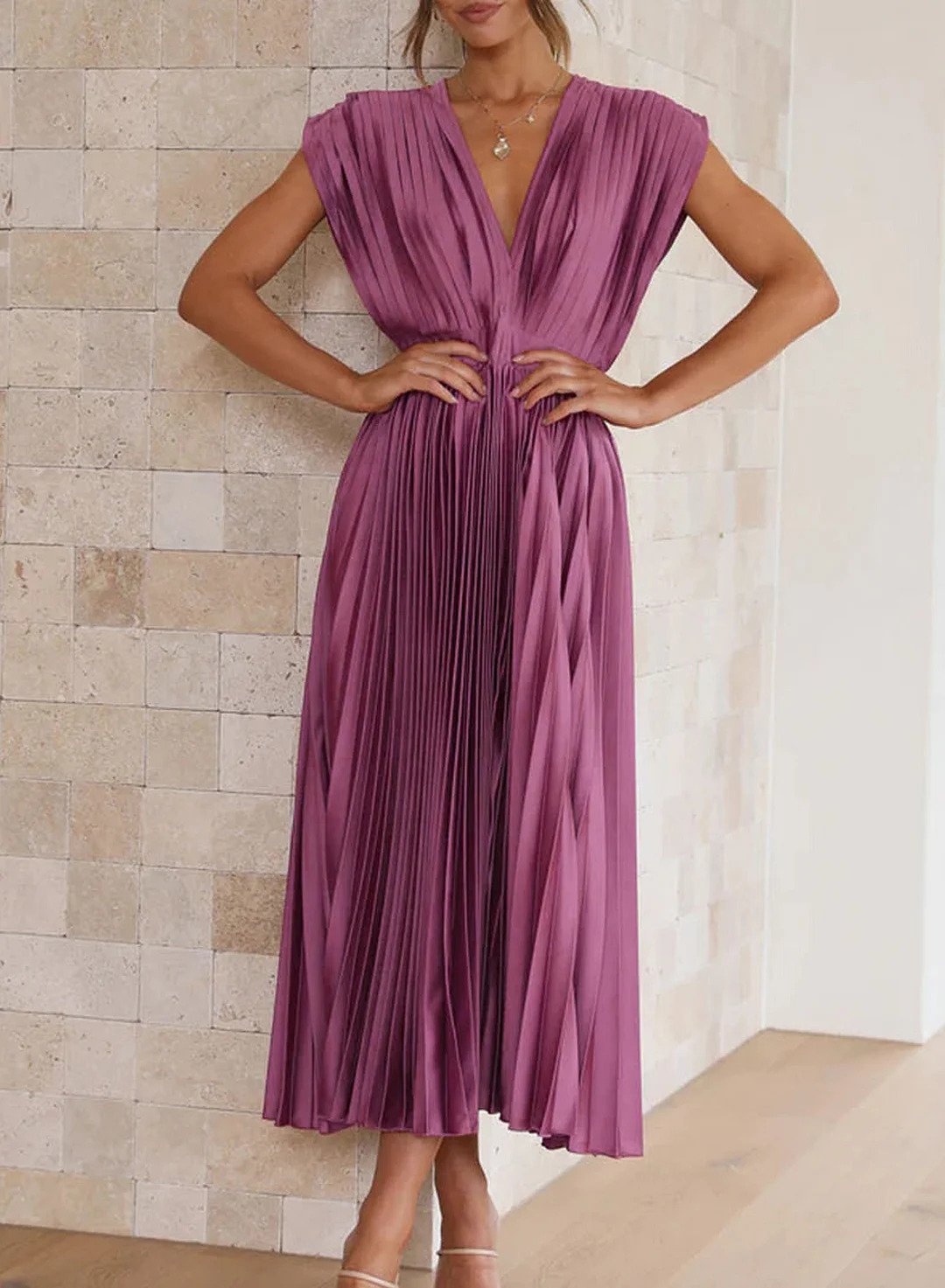 Anna – Robe Plissée avec Col en V